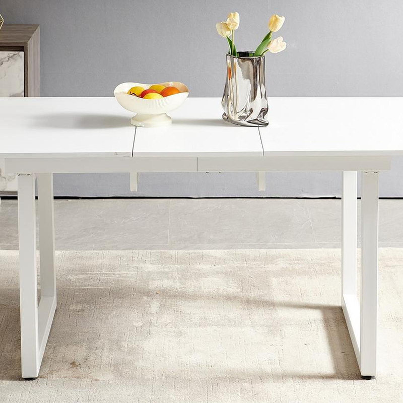 Table de salle à manger extensible de couleur blanche avec pieds en métal et table de cuisine moderne pour gagner de l'espace (l 70,86 po x P 31,5 po x H 29,5 po)