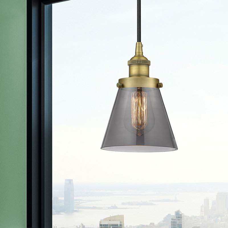 Mini-luminaire suspendu 1 lumière Cone, Gris, H 9,5 po x l 6,25 po x P 6,25 po, Laiton brossé