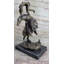 Sculpture en bronze Statue d'un Amérindien sautant par-dessus Buffalo et cheval