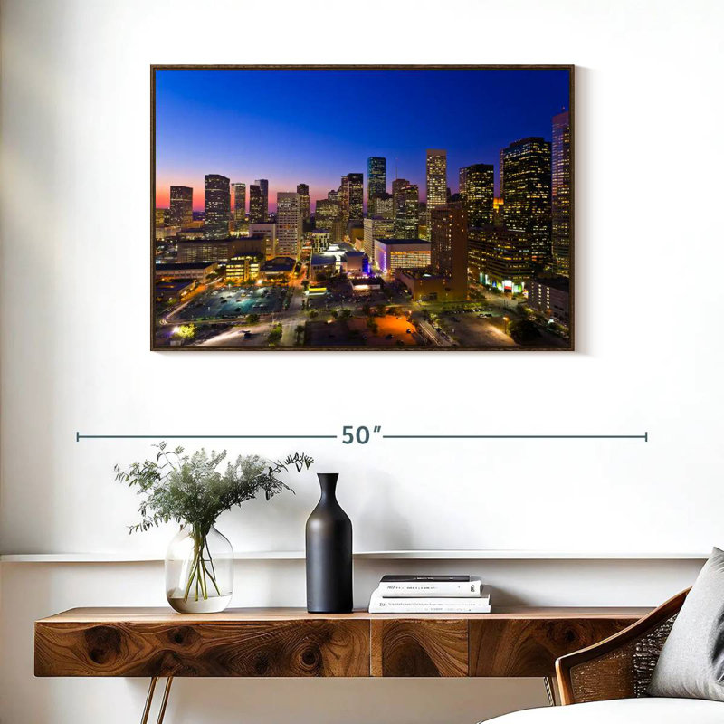 Houston crépuscule ciel, 37 po x 25 po, Cadre flottant noyer