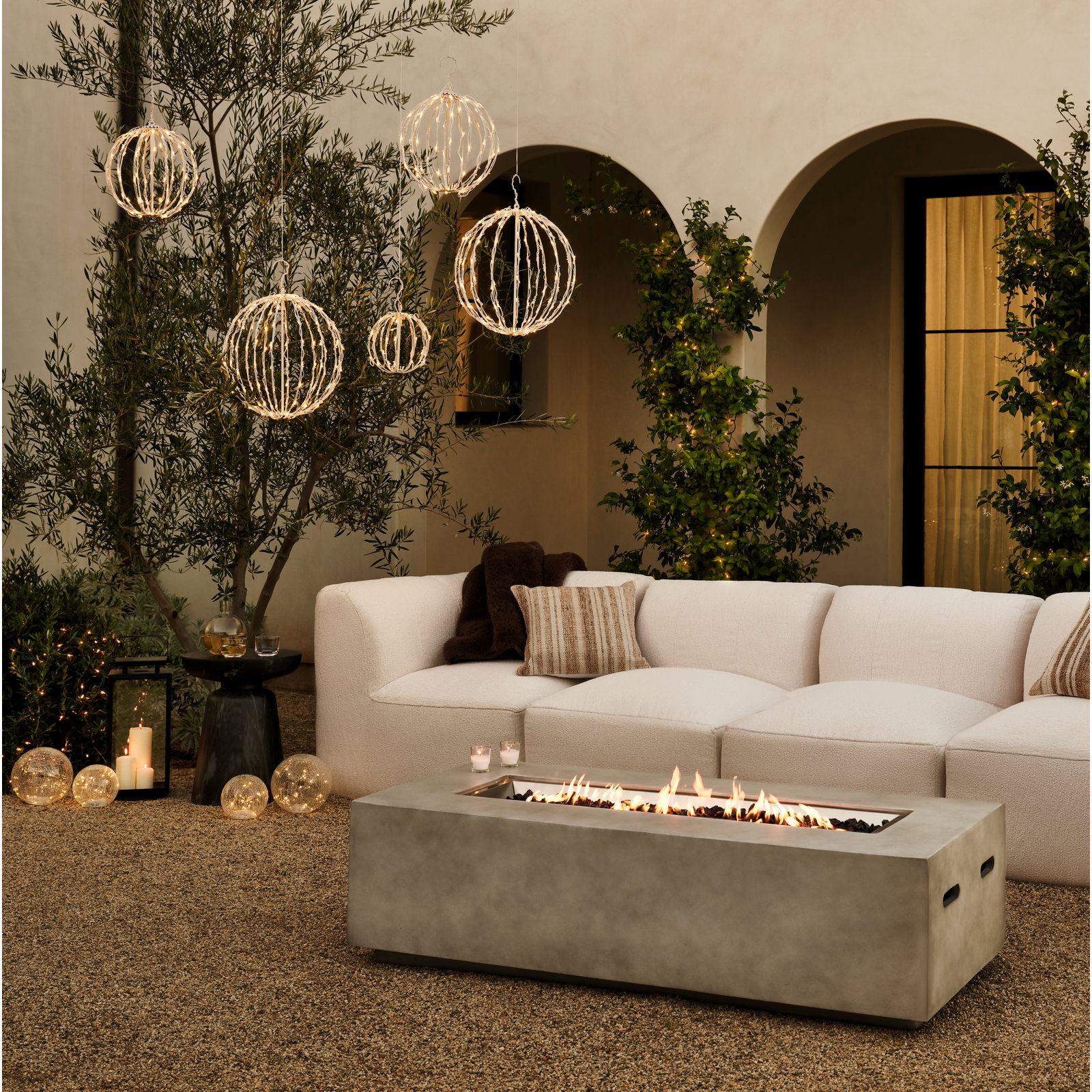 Fold-Flat LED Metal Lighted Outdoor Decoration, 16" H x 16" W x 16" D, Warm White