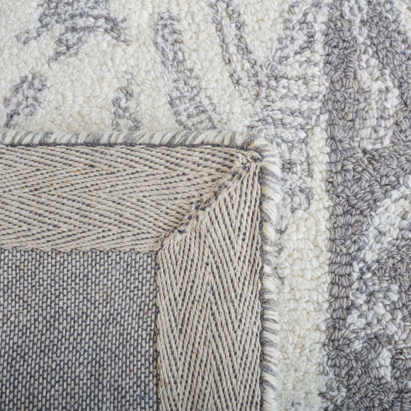 Ikat Hand Tufted Wool/Cotton Ikat Rug in Ivory/Gray, Rectangle 4' x 6'