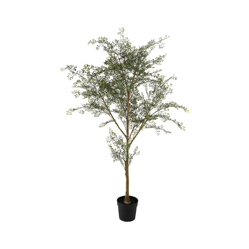 Faux arbre dans un pot en plastique