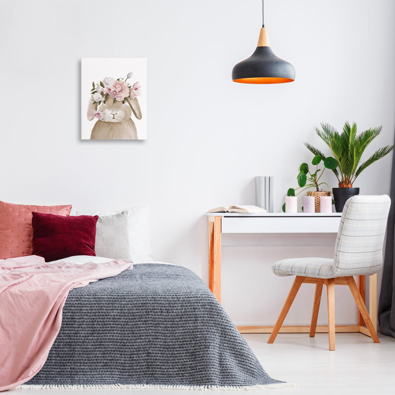 Toile douce lapin et fleurs, design par Anna Lischenko, H 20 po x l 16 po