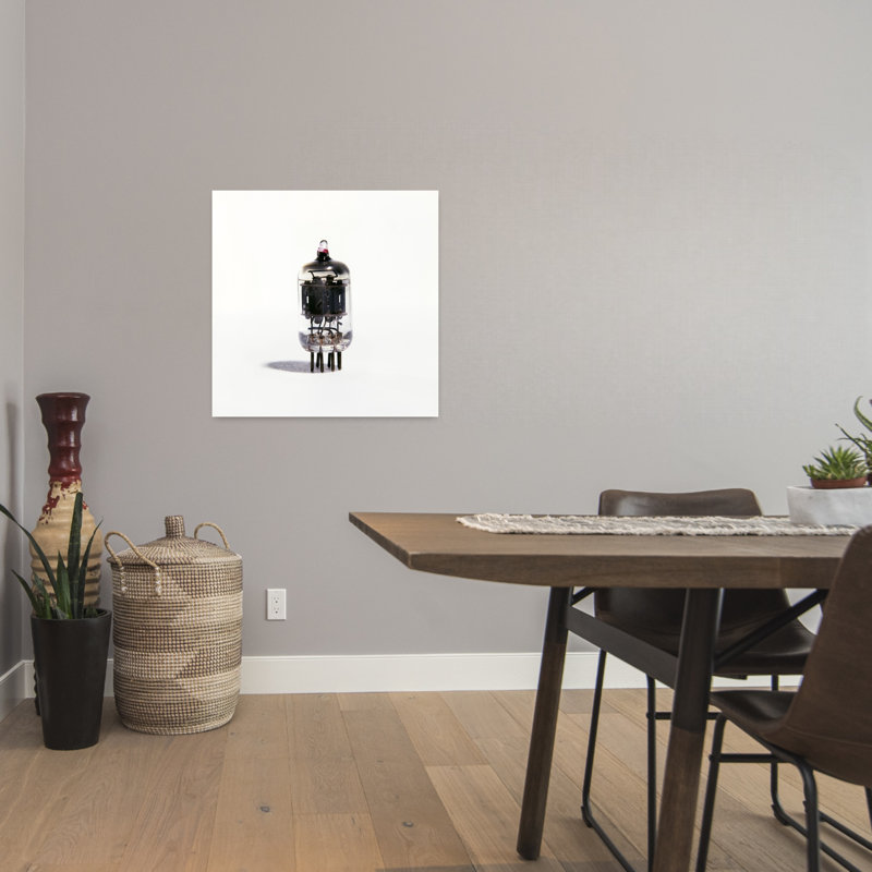 Vacuum Tube From Radio Classic Retro Vintage Wall Art, H 24 po x l 24 po