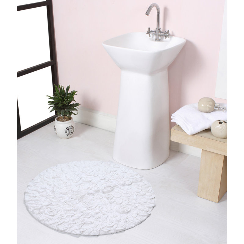 Taki Cotton Round Bath Rug, 22" Round, White