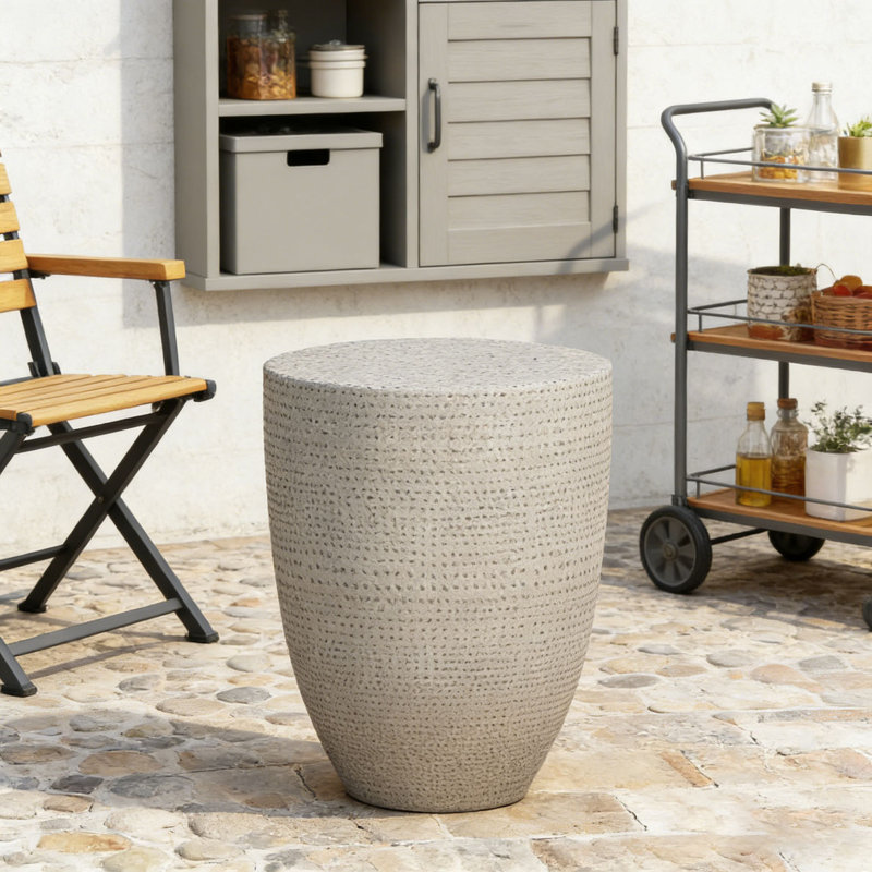 Table d'appoint d'extérieur en béton léger