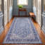 Tapis Vale traditionnel à médaillon délavé, style persan, bleu, gris et crème, lavable à la machine, antidérapant, à poils courts, pour l'intérieur et l'extérieur, adapté aux animaux domestiques, idéal pour le salon, la chambre, la salle à manger, l'entrée, le couloir ou le bureau.-1855874979