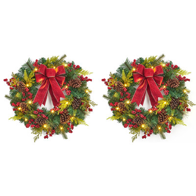 Ensemble de 2 couronnes de Noël pré-éclairées de 24 po, couronnes de pin rouge et vert avec ruban, 20 lumières DEL, 8 modes d'éclairage, alimenté par piles, décorations des Fêtes