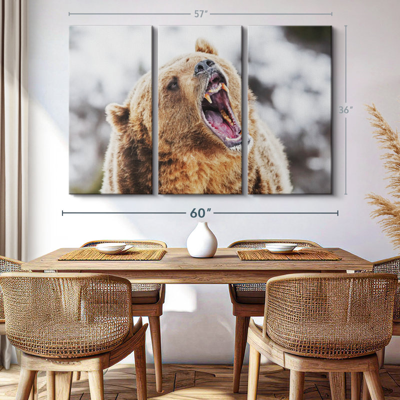 «Roaring Grizzly Bear» sur toile, H 36 po x l 57 po