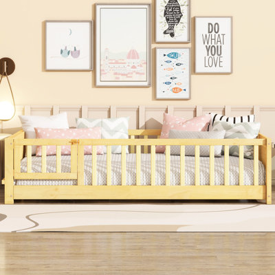 Lit simple à plancher de couleur naturelle avec support à livres, barrières de sécurité et 7 lattes renforcées - Rangement rapide à espace limité, une porte tournante faite de matériaux, de lattes, idéale pour les pièces compactes