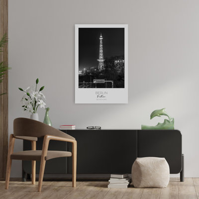 «Illuminated Berlin Funkturm Modern Abstract Contemporary Architecture City», reproduction d'art murale