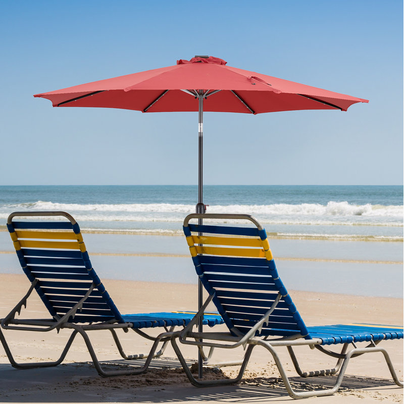 Parasol lumineux de 9,5 pi en polyester solaire 32 lumières DEL avec réglage de l'inclinaison et tissu résistant aux rayons UV