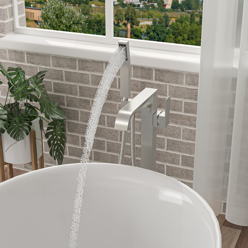 Robinet de baignoire autoportant moderne à ° ° rotatif en laiton pour une expérience de salle de bain luxueuse