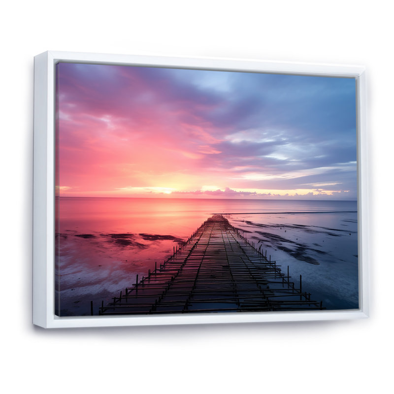 «Pink and Blue Pier» Horizon Sunset II, H 34 po x l 44 po x P 1,5 po, Cadre flottant blanc