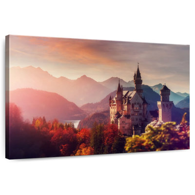 Lilie Majestic Neuschwanstein Castle