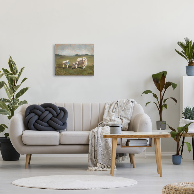 «Sheep and Lamb Family», Sara Grazing - peinture sur toile tendue, H 16 po x l 20 po x P 1,5 po