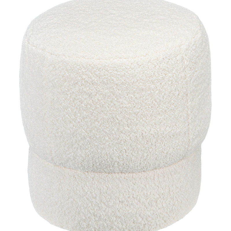 Salon élégant avec structure en acier stable et molleton, blanc crème doux