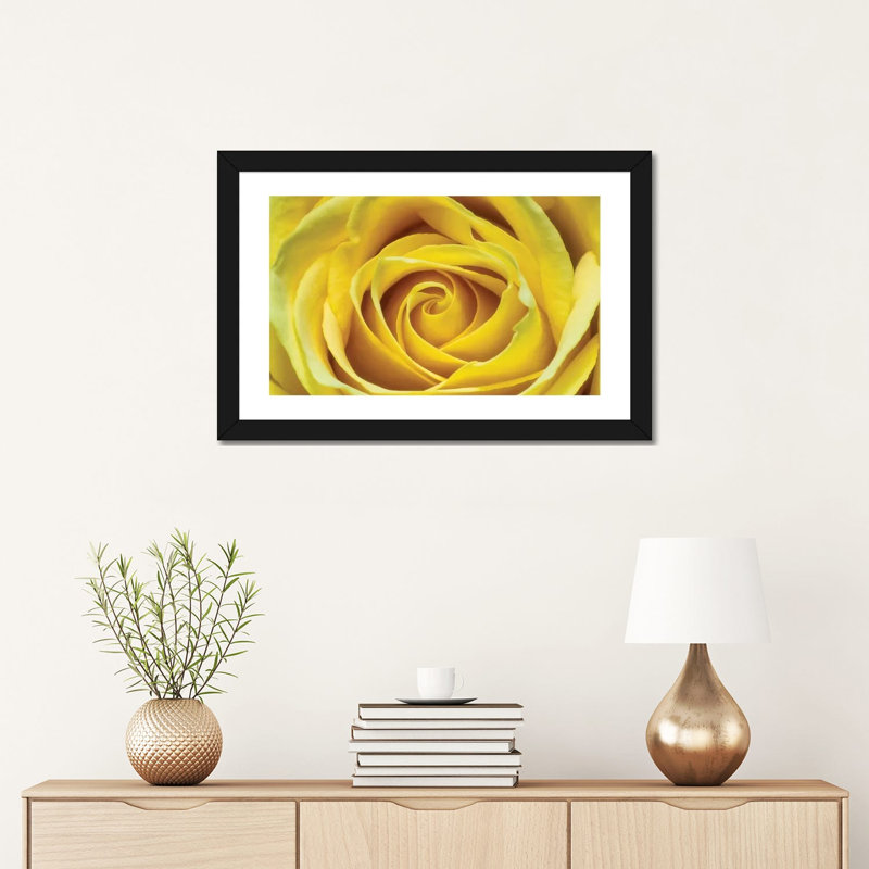 Jaune rose par Glauco Meneghelli-impression, H 16 po x l 24 po x P 1 po, Papier encadré noir, Blanc