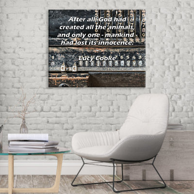 Toile tendue de la galerie ArtsyQuotes par Lucy Cooke: «Après tout, Dieu a créé tous les animaux, et un seul - l’homme - a perdu son innocence.»