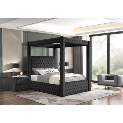 Grand lit à finition noire audacieuse avec revêtement en velours riche, boutons, style contemporain, tête de lit et accents de cristal pour la conception de la chambre à coucher