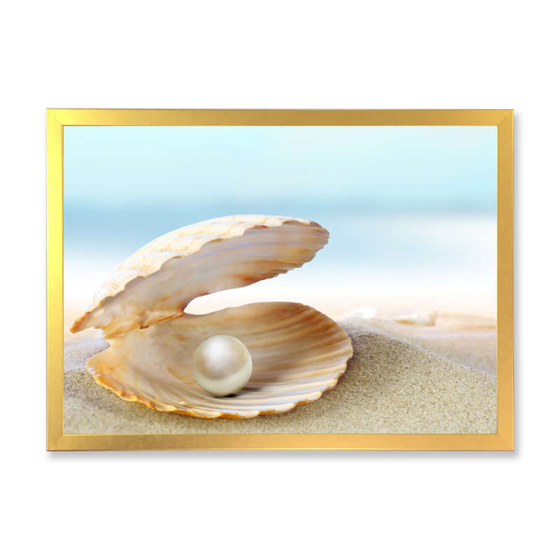 Coquillage avec une perle - Photographie sur toile, H 12 po x l 20 po x P 1 po, Cadre doré à coins fermés