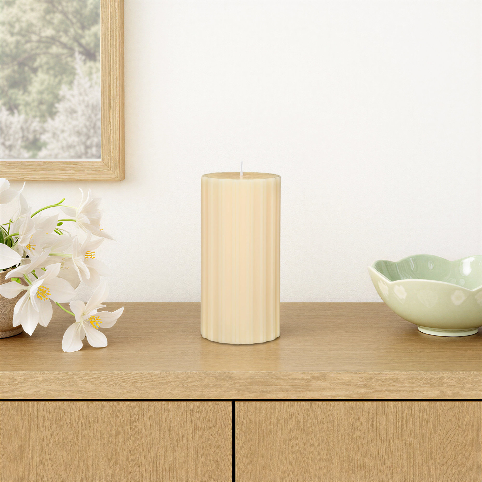 ILLUME Beautifully Done Medium Fragranced Pillar Candle, Blackberry Absinthe, Medium, Isla Lily