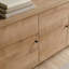 Console moderne en chêne avec portes à fermeture douce, 70,9 po x 31,5 po x 16,1 po | 100% aggloméré et panneau de fibres à densité moyenne enduit de mélamine, pieds en métal | Conception murale avec de nombreuses tablettes de style scandinave pour des espaces de vie élégants