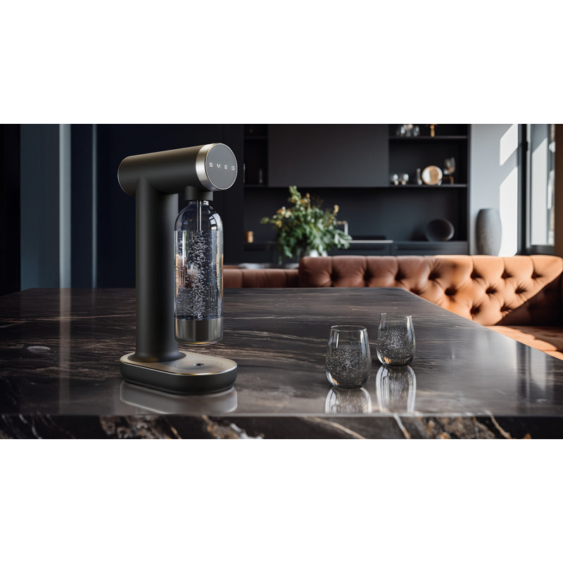 Contemporary Sparkling Water Maker in Jade, Matte Black