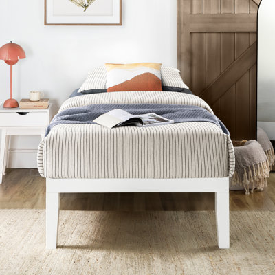 Kizer Contemporary Solid Wood Platform Bed