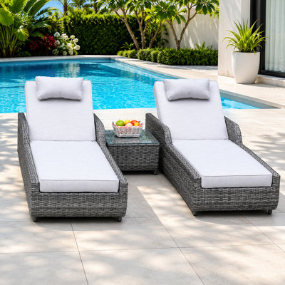 Chaise longue inclinable 77,95 po avec coussins 77,95 po