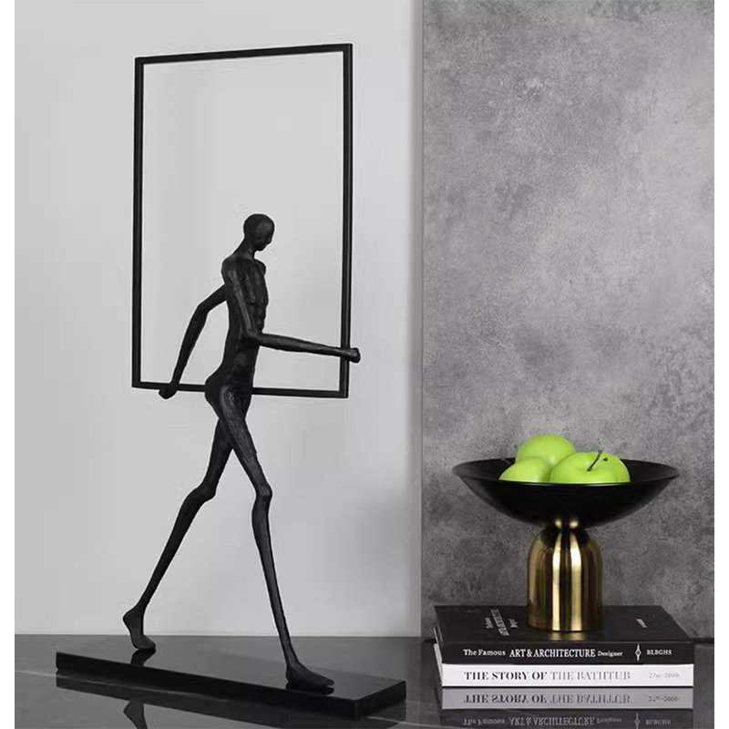 Figurine moderne moderne en fer
