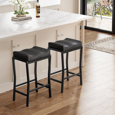 Ensemble de 2 tabourets de bar à hauteur de comptoir de 26 po, sièges de selle modernes avec coussins épais, structure en métal et repose-pieds pour îlot de cuisine ou salle à manger