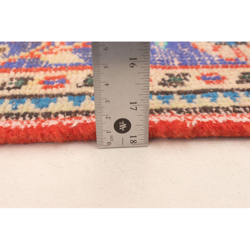 Tapis rouge Crocifissa 6 pi 2 po x 8 pi 11 po