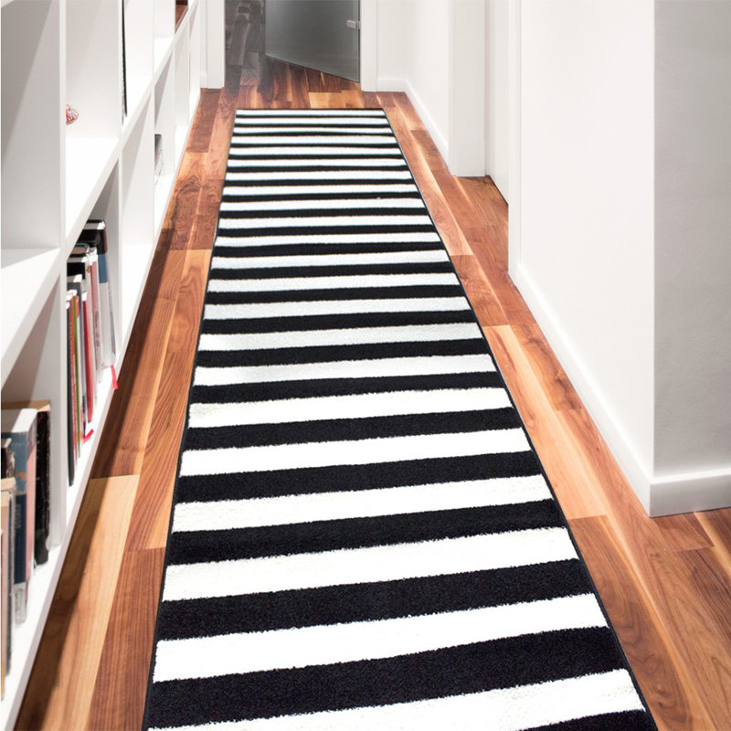 Tapis rayé noir / blanc, Tapis de couloir 2 pi 7 po x 11 pi 6 po