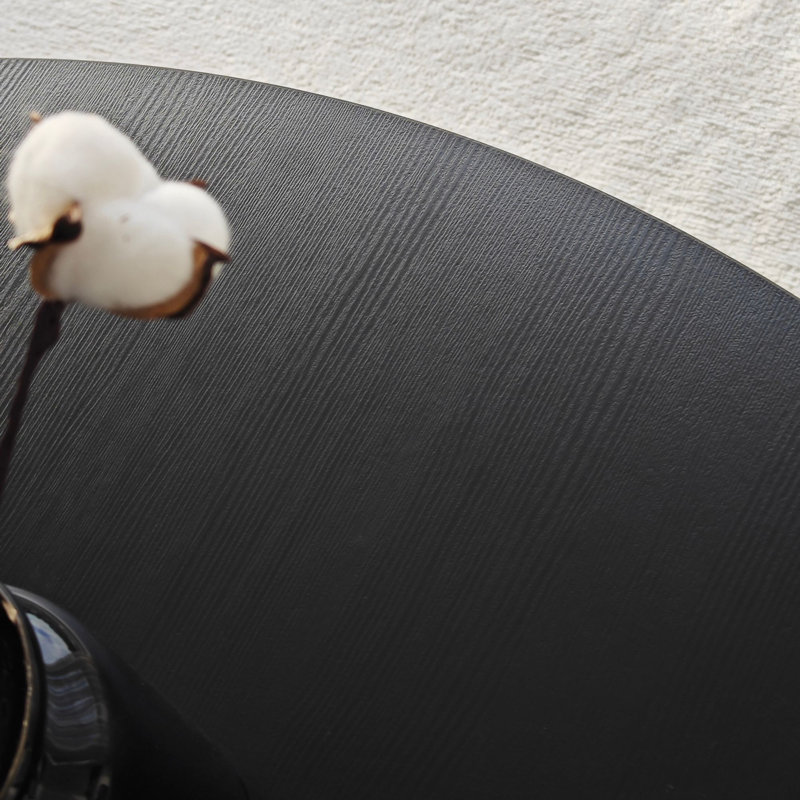Table basse moderne noire de 41,3 po x 13,8 po x 23,6 po | 100% panneau de particules enduit de mélamine avec bande de chant en PVC, épaisseur: 0,7 pouce | Design élégant et durable pour le salon et les espaces de détente