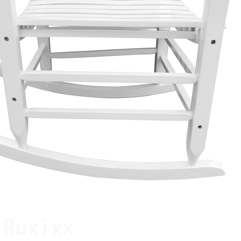 Chaise berçante en bois blanc