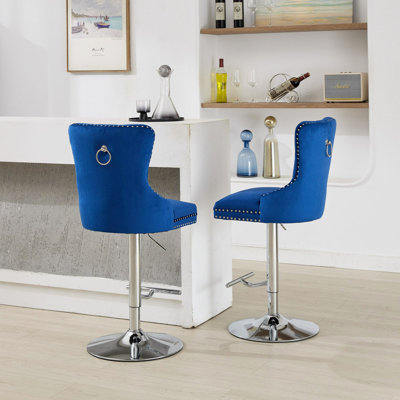Tabourets de bar pivotants épais en velours chromé, hauteur réglable de 25 à 33 po, rembourrage moderne avec base de 17,7 po, boutons capitonnés et plis en losange, siège à éponge et à ressorts, pour bistro et îlot de cuisine (ensemble de 2)