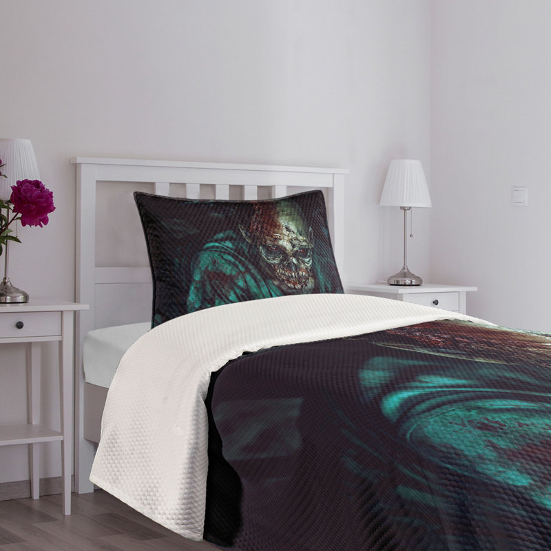 White Twin Quilted Bedspread Set with Zombie Design