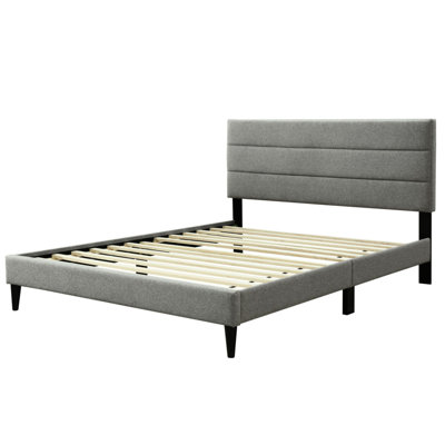 Très grand lit dans une boîte avec chargement - Tête de lit tapissier en tissu gris