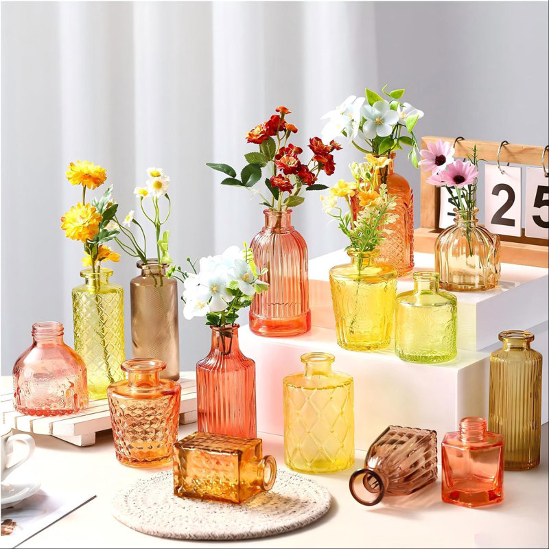 Orange-Yellow Vintage Embossed Glass Vases, 30 Pieces Per Pack, Loose Stock, Perfect For Home, Wedding, Table, And Valentine's Day Decorations.