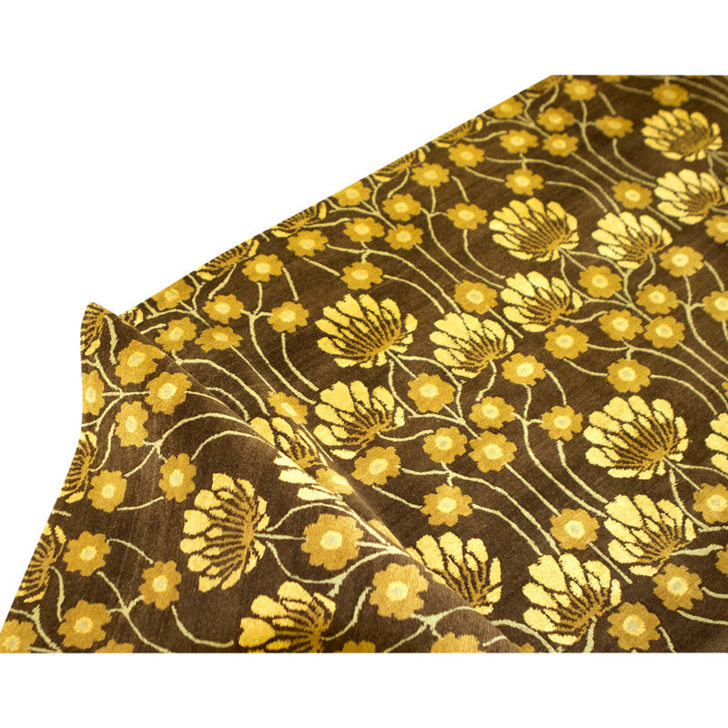Tapis brun noué à la main de haute qualité
