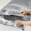 Ensemble de draps 4 pièces en satin gris luxueux - froissé, réduit les frisottis, 1 drap plat, taies d'oreiller ajustées à texture lisse, l 66 po x L 96 po x L 39 po