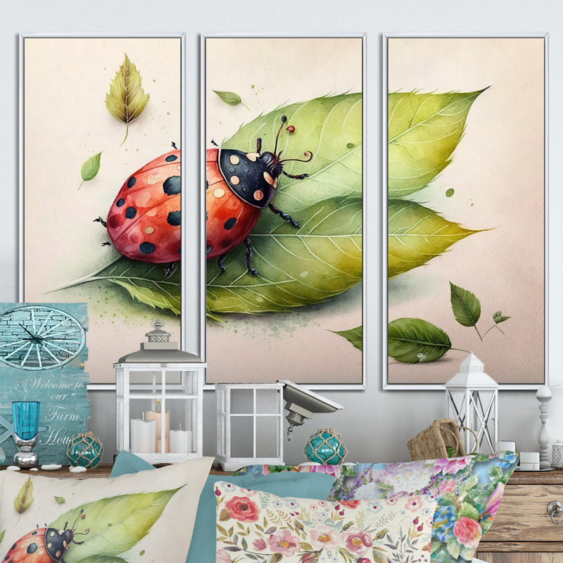 «Ladybug On A Leaf», reproduction sur toile 3 pièces, Cadre blanc, H 32 po x l 48 po x P 1 po