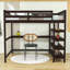 Lit mezzanine en bois avec tablettes de rangement et bureau