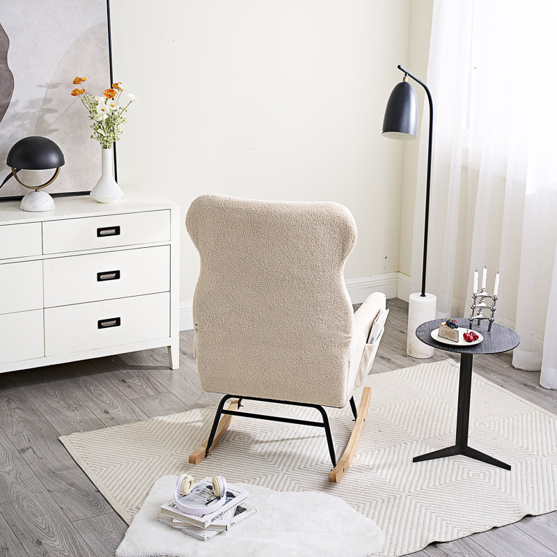 Chaise berçante moderne avec dossier haut