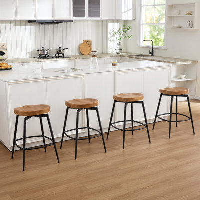 Ensemble de 4 tabourets de comptoir pivotants en bois massif avec base en métal Albrecht H (ensemble de 4)