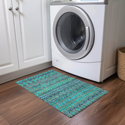 Tapis marocain en polyester tissé à la machine avec envers antidérapant Juli 