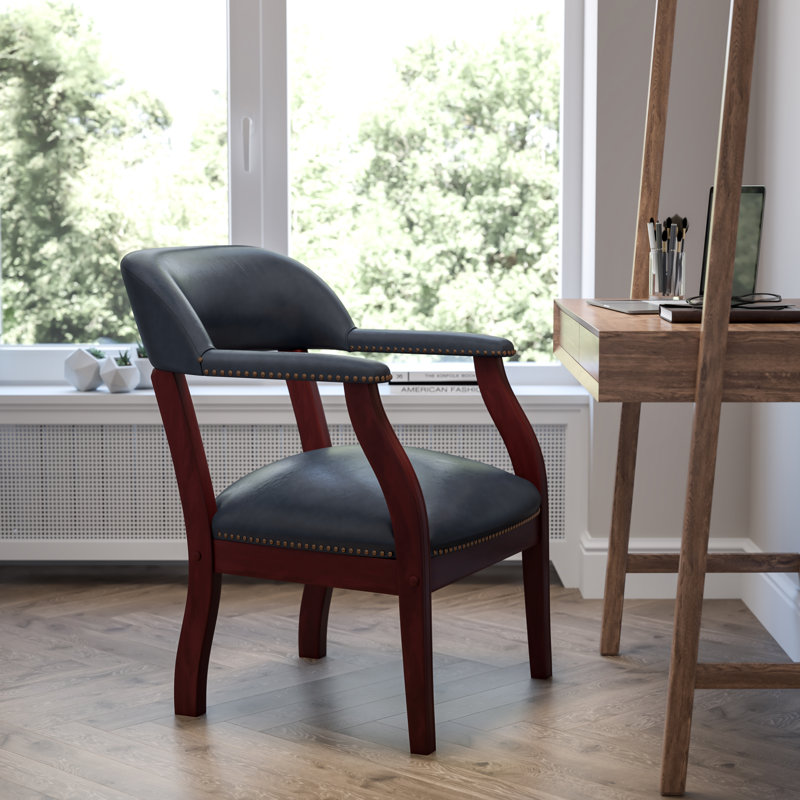 Fauteuil de conférence avec garniture cloutée Zambrana, Marine