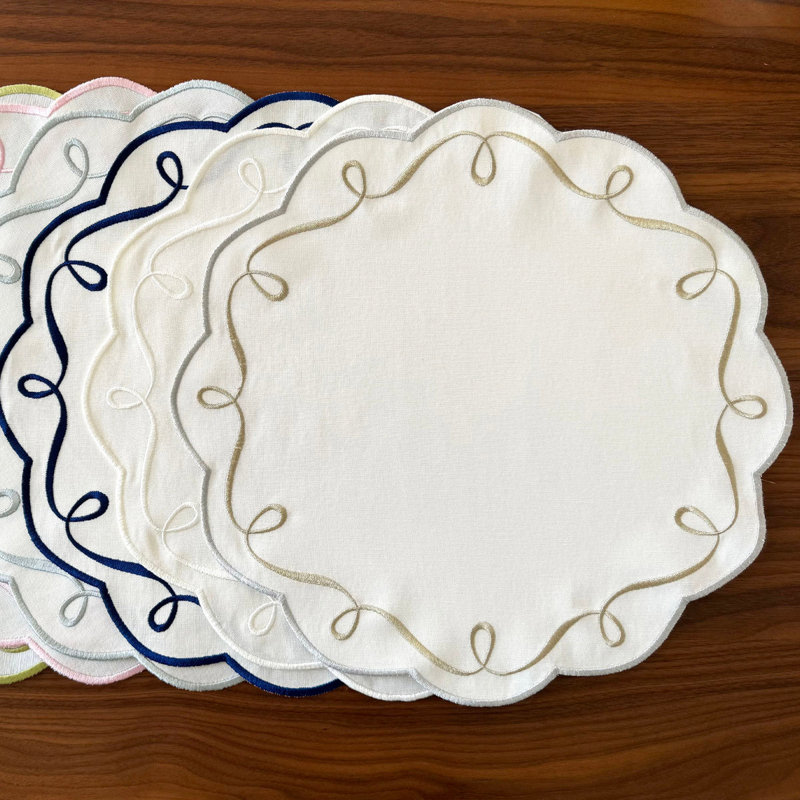 Ribbon Twirl Cotton Blend Scalloped Placemats, Gold/Silver